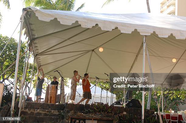 A r l M o i k, Claudia Jung, Ehemann Hans Singer , Probe zur Musik-Show "Aloha & Servus", Garten des "Sheraton Hotel", Honolulu, Insel Oahu, Hawaii,...