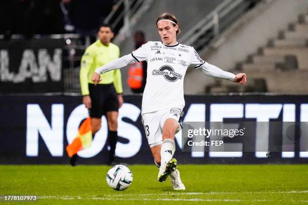 Tom Ducrocq of Bastia during the Ligue 2 BKT match between Paris Football Club and Sporting Club Bastiais at Stade Charlety on November 11, 2023 in...