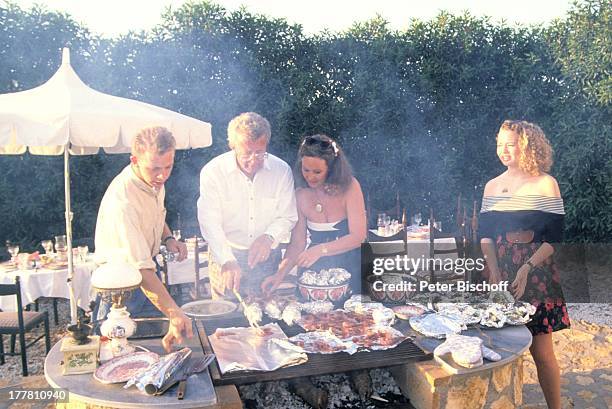 Dieter Thomas Heck, Ehefrau Ragnhild, Tochter Saskia, Sohn Kim, Urlaub, Villa "Casa Grande", Calarbadina, Spanien, Europa, Familie, Ferienhaus,...