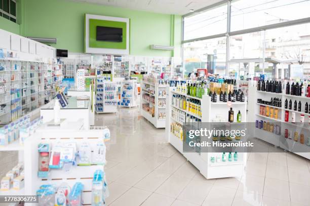 leere apotheke - supermarktgang stock-fotos und bilder