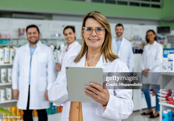 Farmacist 3,431 Pharmacy Management Stock Photos, High-Res Pictures, and Images ...