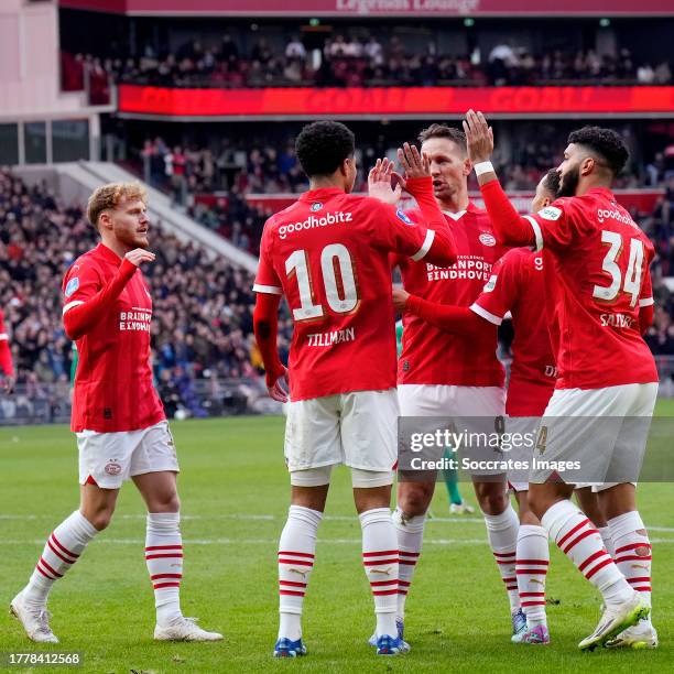 Malik Tillman of PSV celebrates 4-0 with Yorbe Vertessen of PSV, Luuk de Jong of PSV, Sergino Dest of PSV, Ismael Saibari of PSV during the Dutch...