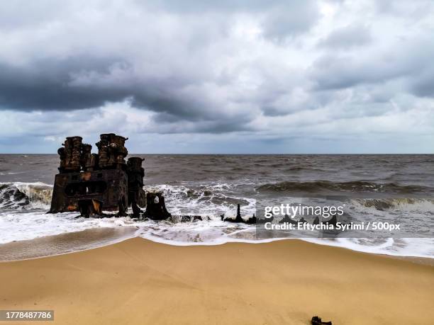 scenic view of beach against sky,beira,sofala,mozambique - mozambique beach stock pictures, royalty-free photos & images