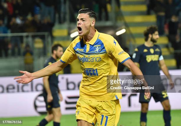 Marvin Cuni of Frosinone Calcio celebrates after scoring opening goal during the Serie A TIM match between Frosinone Calcio and Empoli FC at Stadio...