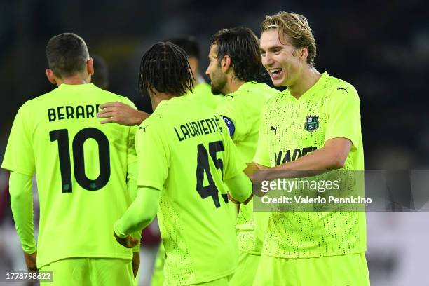 Kristian Thorstvedt of US Sassuolo celebrates with Armand Lauriente of US Sassuolo after scoring the team's first goal during the Serie A TIM match...