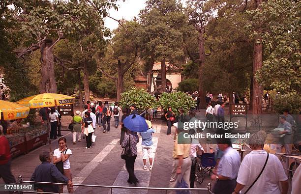 Kaiserlicher Garten, "Verbotene Stadt", Beijing, Peking, Hauptstadt von China, Asien, Reise, Kaiserpalast, Innenhof, Touristen, Einheimische,...