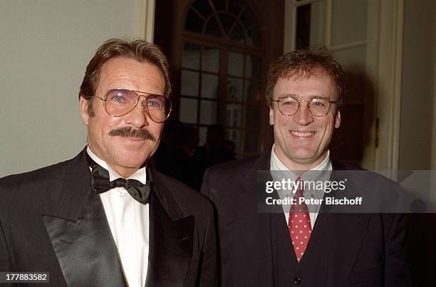 Götz George , Dr. Jack Schiffer, "Bayrischer Filmpreis 1995", "CuvillieÏs Theater", München, Bayern, Deutschland, Europa, Brille, Anzug, Fliege,...