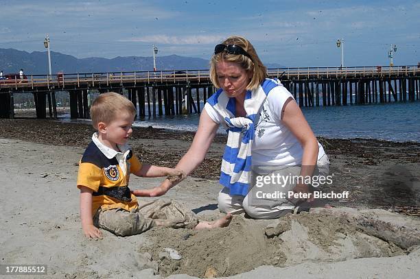 Julia Biedermann , Sohn Julius, Ausflug nach Santa Barbara, "Stearns Wharf", Steg an der "Santa Barbara Waterfront", Kalifornien, Nordamerika,...