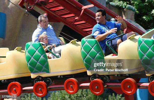 Matthias Steffens (Ehemann von J u l i a B i e d e r m a n n, Sohn Julius, Kinderkarussell, Ausflug ins "Disneyland Resort", Anaheim bei Los Angeles,...