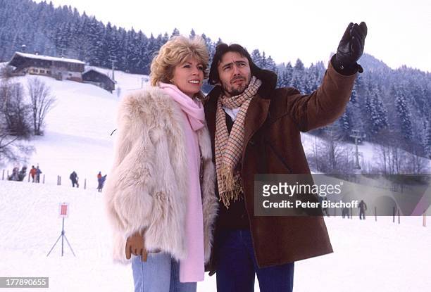 Christiane Krüger, Ex-Lebensgefährte Pierre Jolivet, Skiurlaub in Kitzbühel, Tirol, ; sterreich, Europa, Straßen-Laterne, Schnee, Winter, Berge,...