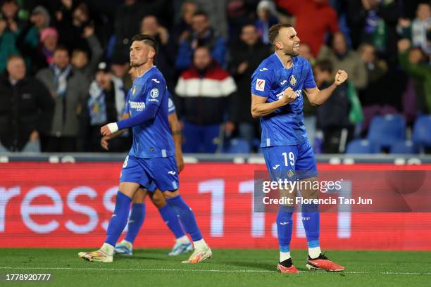 Borja Mayoral of Getafe CF celebrates after scoring the team's first goal during the LaLiga EA Sports match between Getafe CF and Cadiz CF at...