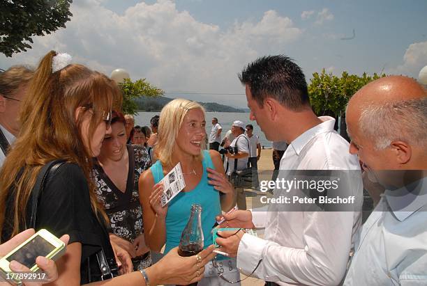 Fans, Michael Wendler , Star-Treff vor ORF-Musikshow "Starnacht am Wörthersee", "Promirace" - Tretbootrennen, Werzer Seearena Pörtschach, Kärnten,...