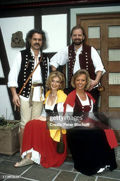 Volksmusik-Gruppe "Die Schäfer": Thomas Rothfuß , Uwe Erhardt, Bianca App , Claudia Ullrich, Restaurant "Gute Stub", Bühl , Baden-Württemberg,...