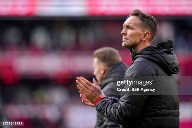 Luuk de Jong of PSV thanking fans for their support during the Dutch Eredivisie match between PSV and PEC Zwolle at Philips Stadion on November 12,...