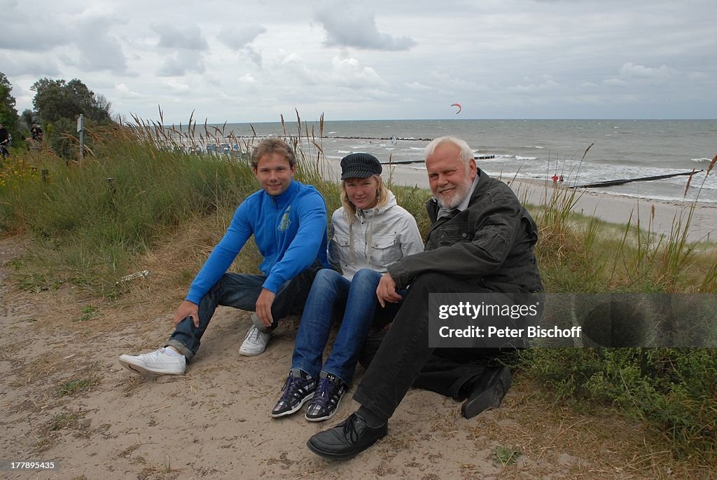 Gunther Emmerlich (rechts), Sohn Johannes, Freundin Sabrina Böhm