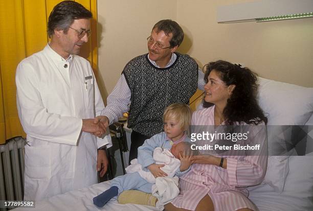 Gernot Endemann, Ehefrau Jocelyne Boisseau, Tochter Marine Endemann , Alicia Endemann , Krankenhaus, Hamburg, Deutschland, Europa, Klinik,...