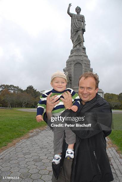 Alexander Nefedov-Skovitan , Sohn George , "National Monument to the Forefathers" , Plymouth-Rock, Plymouth , Massachussetts, Nordamerika, USA,...
