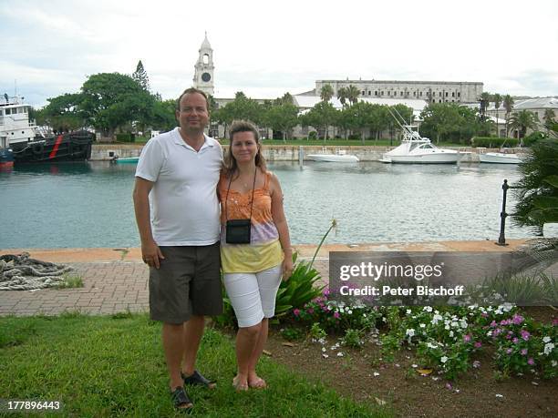 Alexander Nefedov-Skovitan , Ehefrau Anna Roche, Bermudas , Urlaub, E;