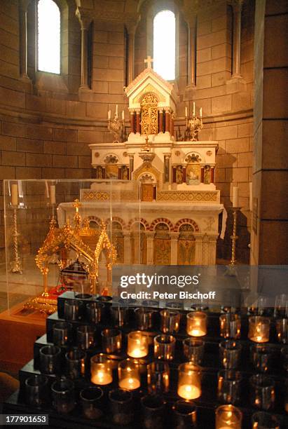 Kathedrale Notre-Dame-Immacule in Monaco-Ville , Europa, Kirche, Gebäude, innen, Kerzen, Reise,