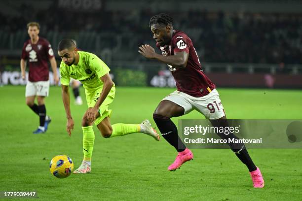 Duvan Zapata of Torino FC in action during the Serie A TIM match between Torino FC and US Sassuolo at Stadio Olimpico di Torino on November 06, 2023...