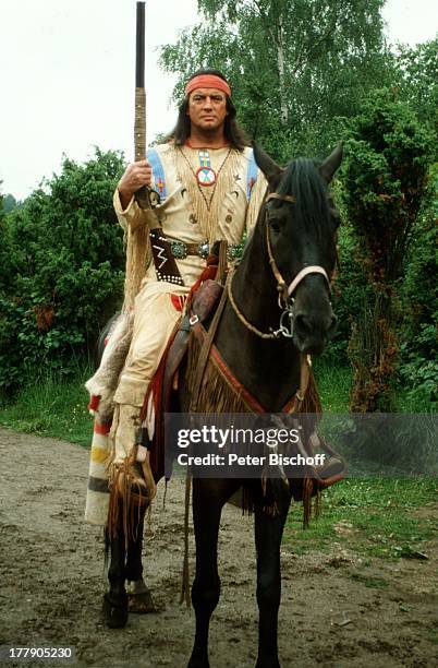 Pierre Brice , Pferd "Juanito", "Karl May-Film": "Winnetou - Der Schatz im Silbersee", Elpse, Sauerland, Nordrhein-Westfalen, Deutschland, Europa,...