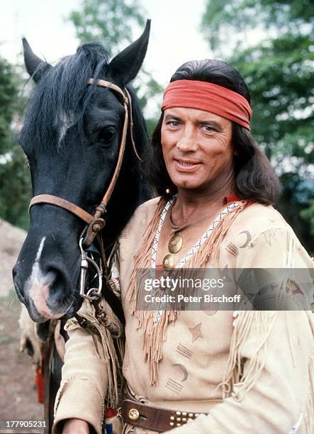 Pierre Brice , Pferd "Juanito", "Karl May-Film": "Winnetou - Der Schatz im Silbersee", Elpse, Sauerland, Nordrhein-Westfalen, Deutschland, Europa,...