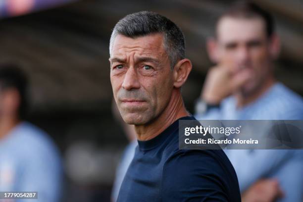 Pedro Caixinha head coach of Red Bull Bragantino looks on during the match between Red Bull Bragantino and Botafogo as part of Brasileirao Series A...