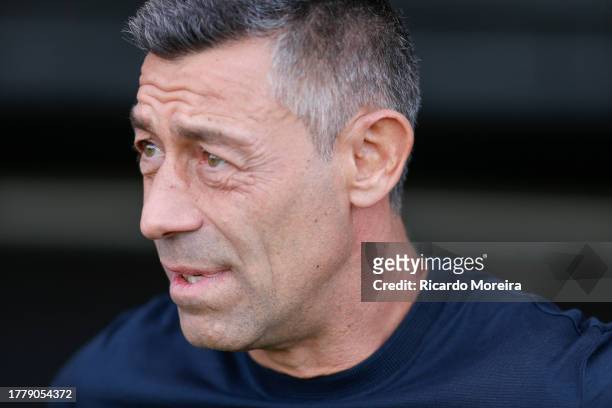 Pedro Caixinha head coach of Red Bull Bragantino looks on during the match between Red Bull Bragantino and Botafogo as part of Brasileirao Series A...
