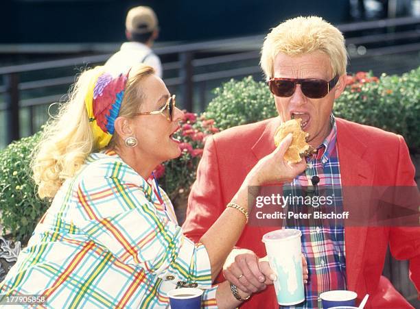 Hannelore, Heino, "Garden State Arts Center", New Jersey, United States of America , Nordamerika, Urlaub, Hamburger, Getränk, Trinken, Fastfood,...