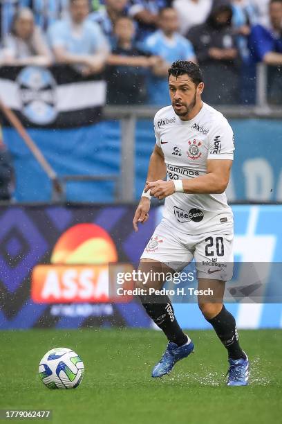 Giuliano of Corinthians controls the ball during the match between Gremio and Corinthians as part of Brasileirao 2023 at Arena do Gremio Stadium on...