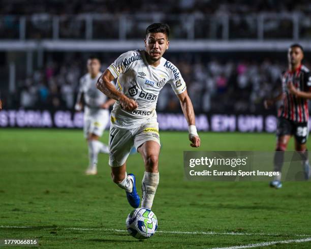 Marcos Leonardo of Santos in action during Campeonato Brasileiro Serie A match between Santos and São Paulo at Vila Belmiro Stadium on November 12,...