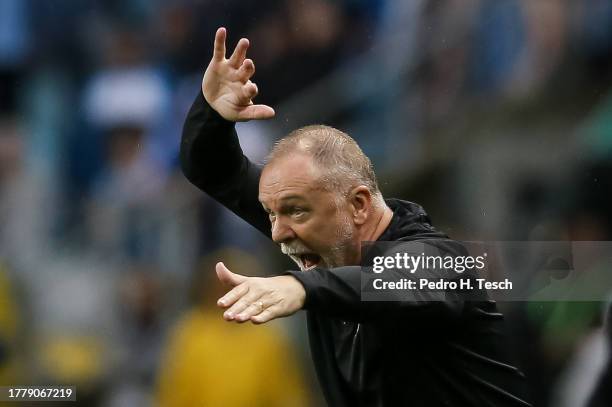 Mano Menezes head coach of Corinthians during the match between Gremio and Corinthians as part of Brasileirao 2023 at Arena do Gremio Stadium on...