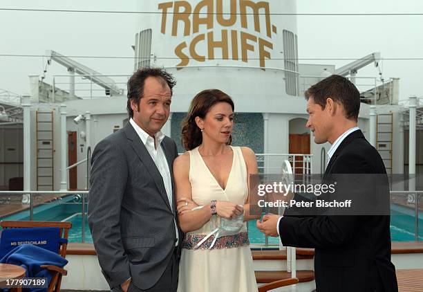 Marek Erhardt, Gisa Zach, Steffen Wink , Dreharbeiten zur ZDF-Reihe "Traumschiff", Folge 58: "Vietnam", Asien, Kreuzfahrtschiff MS "Deutschland",...