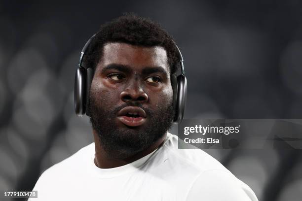Mekhi Becton of the New York Jets warms up before the game against the Los Angeles Chargers at MetLife Stadium on November 06, 2023 in East...
