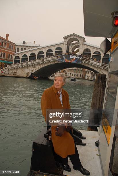 Christian Wolff, "Rialto-Brücke" am Canale Grande, neben den Dreharbeiten zum ARD-Film "Für immer Venedig", Venedig, Italien, Europa, Kanal,...