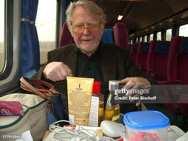 Gunnar Möller, Zugreise von B e r l i n nach M ü n c h e n, Deutschland, Europa, Eisenbahn, Zug, Zugabteil, Großraum-Abteil, "Deutsche Bahn",...