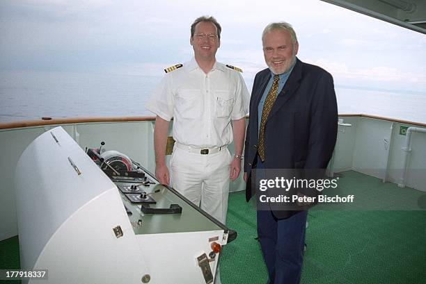 Gunther Emmerlich , Hayo Janssen , ARD-Show "Zauberhafte Heimat", MS "Deutschland", Mittelmeer-Kreuzfahrt, Kreuzfahrtschiff, Schiff, Schlips,...