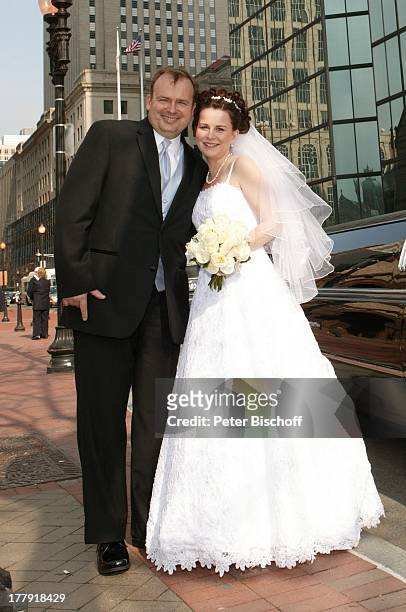 Alexander Nefedov-Skovitan , Ehefrau Anna Roche, Hochzeit, Boston, Massachusetts, Nordamerika, USA, Amerika, Wolkenkratzer, Limousine, Auto, Braut,...