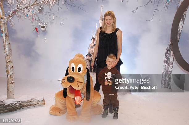 Nina Bott, Sohn Lennox , Pluto, Eröffnungs-Gala, Eröffnung der Weihnachtssaison 2008, "Disneyland Resort Paris", Marne la Valle bei Paris,...