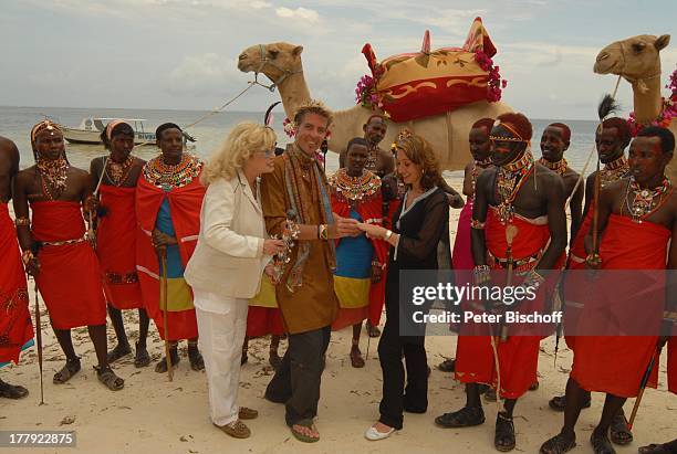 Christiane Krüger , Sohn Tim Krüger-Bockelmann, Verlobte Nina Langer, Samburu-Massais, Kamel, Verlobungs-Zeremonie, Hotel "Severin Sea Lodge",...