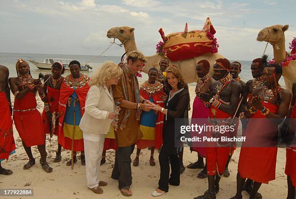 Christiane Krüger , Sohn Tim Krüger-Bockelmann, Verlobte Nina Langer, Samburu-Massais, Kamel, Verlobungs-Zeremonie, Hotel "Severin Sea Lodge",...