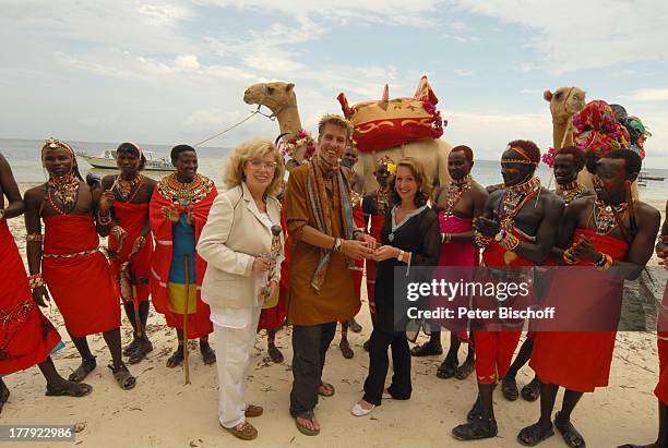 Christiane Krüger , Sohn Tim Krüger-Bockelmann, Verlobte Nina Langer, Samburu-Massais, Kamel, Verlobungs-Zeremonie, Hotel "Severin Sea Lodge",...