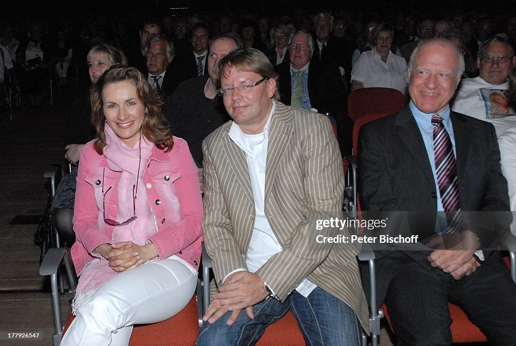 Geraldine Olivier mit Ehemann Lutz Ribatis (als Gäste), Name auf