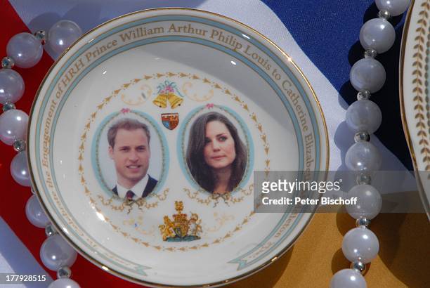 Souvenir bei "Royal Talk" über die Hochzeit von Prinz William von England und Verlobter Kate Middleton am ), ZDF-Show "Die Frühlingsshow" ,...