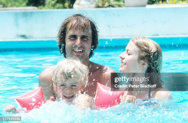 Christiane Krüger, Ehemann Manfred Bockelmann , Sohn Tim Oliver Krüger-Bockelmann, Barbados, Inselstaat, Karibik, Ehefrau, Schwimmflügel, baden,...