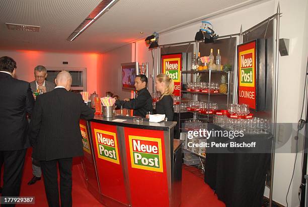 Kai Winckler , Gäste, Barkeeper, "Neue-Post"-Lounge, ZDF-Show "Willkommen bei C a r m e n N e b e l", Westfalenhalle, Dortmund, Nordrhein-Westfalen,...