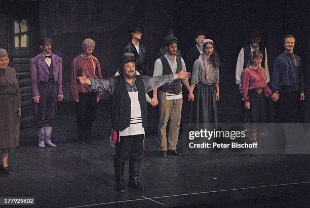 Tony Marshall , Anke Lautenbach , Ensemble, Musical-Aufführung Tournee "Anatevka", Syke bei Bremen, Niedersachsen, Deutschland, Europa, Bühne,...