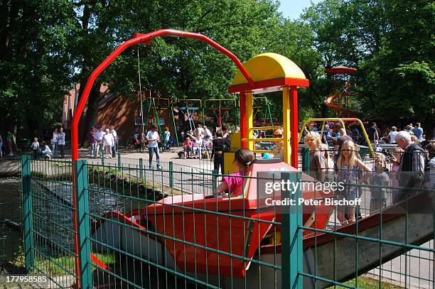 Wasserrutsche im Tier- und Freizeitpark Thüle, Friesoythe, Niedersachsen, Deutschland, Europa, Zoo, Tierpark, Vergnügungspark, Reise,