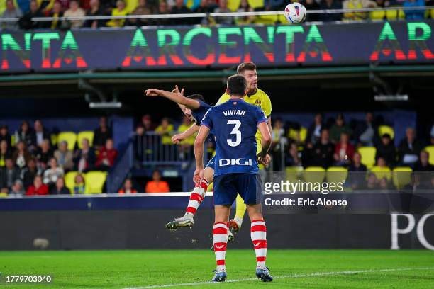 Alexander Sorloth of Villarreal CF scores the team's second goal during the LaLiga EA Sports match between Villarreal CF and Athletic Bilbao at...