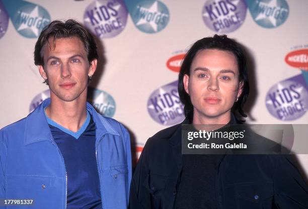 Daniel Jones Musician Photos and Premium High Res Pictures - Getty Images